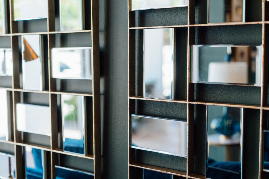 Mirrored wall decor