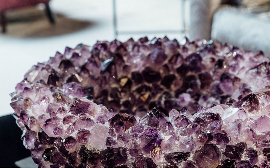 A geode bowl decor